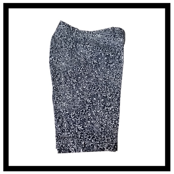 Ann Taylor Pants - Ann Taylor Women's shorts size 12 Blue/White Ann Taylor Pants - Ann Taylor Women's shorts size 12 Blue/White